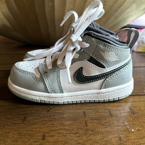 Jordan 1 Mid Se
